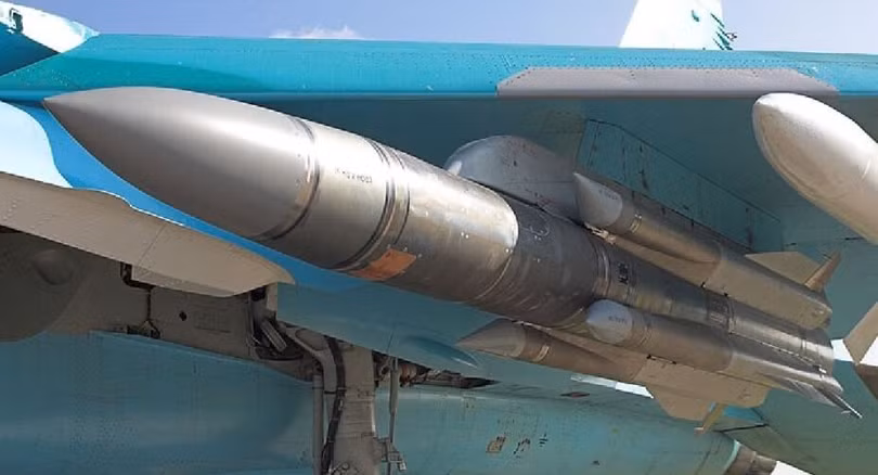 su-35-nga-phong-ten-lua-san-radar-tu-cach-125-km-patriot-ukraine-co-bi-nham-toi.jpg