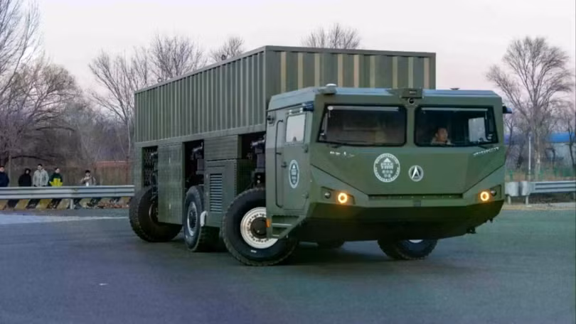 Nguyên mẫu xe hạng nặng chạy điện dạng mô-đun của Trung Quốc. Ảnh: IE.