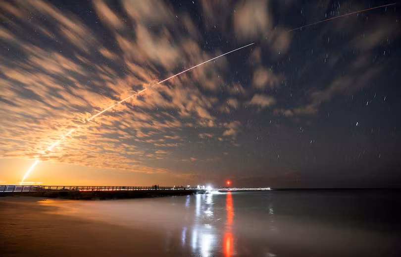Một nhóm hacker đã lợi dụng trợ lý lập trình của SpaceX để đột nhập nhiều doanh nghiệp. Ảnh minh họa: Reuters.