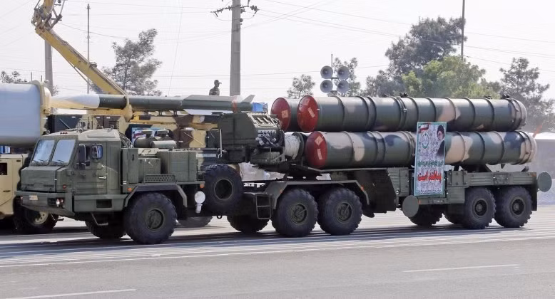 my-va-israel-chuan-bi-suot-nhieu-nam-de-be-gay-la-chan-s-300-cua-iran-nhu-the-nao-2.jpg
