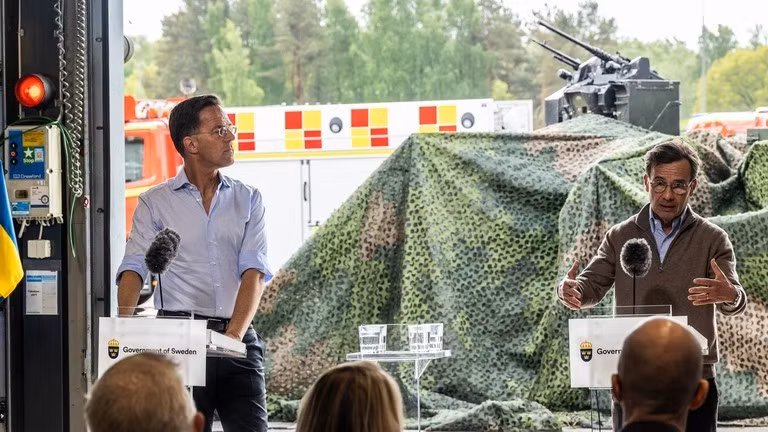 Tổng thư ký NATO Mark Rutte và Thủ tướng Thụy Điển Ulf Kristersson tổ chức cuộc họp báo chung vào ngày 21/5. Ảnh: Getty.