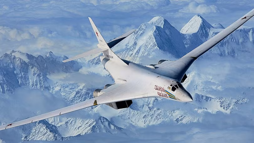 Các máy bay ném bom Tu-160M ​​hiện đại hóa tiếp tục đóng vai trò là thành phần chủ chốt trong hạm đội không quân chiến lược của Nga. Ảnh: Wiki.