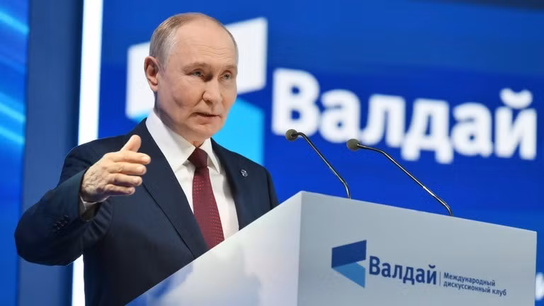 Tổng thống Nga Vladimir Putin phát biểu tại CLB Thảo luận Valdai hôm 1/10. Ảnh: Sputnik.
