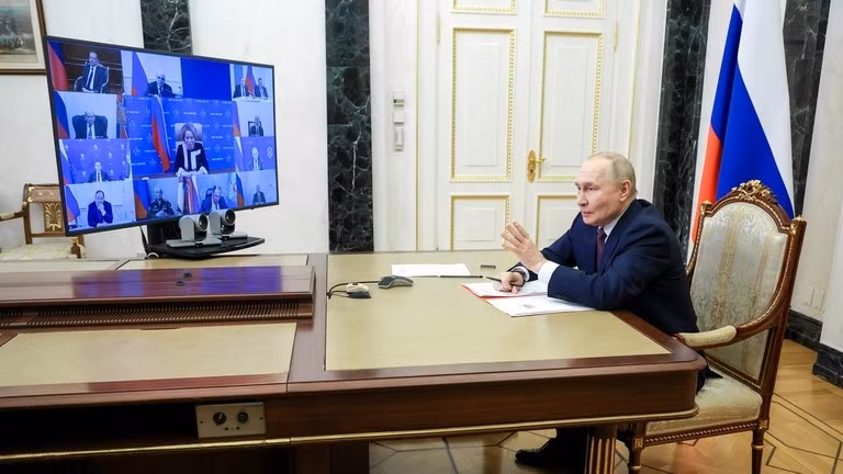 Tổng thống Nga Vladimir Putin phát biểu tại cuộc họp Hội đồng An ninh Nga ở Moscow ngày 21/1. Ảnh: Sputnik.