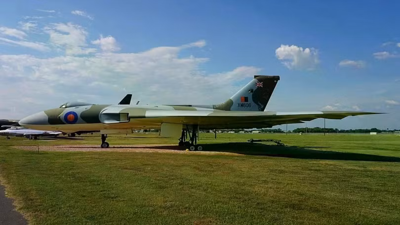 tu-b-52-den-tu-160-10-loai-may-bay-nem-bom-co-lon-lam-thay-doi-chien-tranh-tam-xa-11.jpg