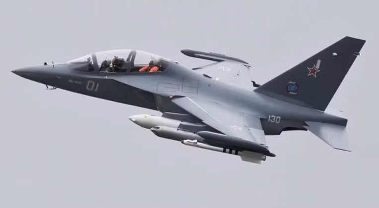 Máy bay huấn luyện Yak-130. Ảnh: MW.