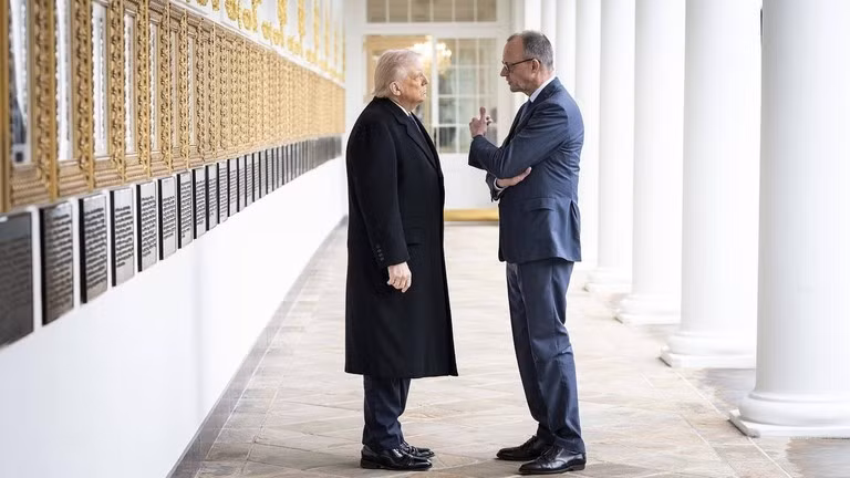 Tổng thống Mỹ Donald Trump (trái) và Thủ tướng Đức Friedrich Merz hội đàm tại Washington, DC, Mỹ, ngày 3/3. Ảnh: Getty.