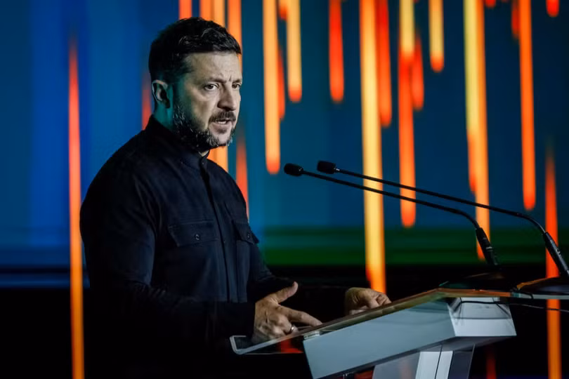 Tổng thống Ukraine Volodymyr Zelenskiy phát biểu tại một hội nghị về việc áp đặt thêm các biện pháp trừng phạt đối với Nga, tại Kiev, Ukraine, ngày 27/6/2025. Ảnh: Reuters.
