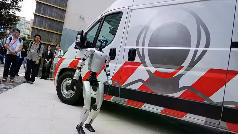 Hình ảnh chiếc "xe cứu thương robot" vừa được ra mắt. Ảnh: IE.