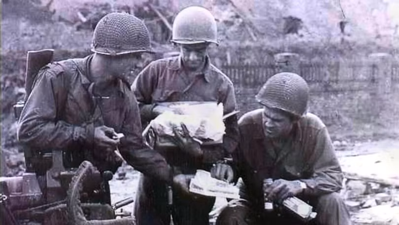giang-sinh-trong-bao-lua-the-chien-ii-quan-my-chong-200000-binh-si-1000-xe-tang-duc-nam-1944-4.jpg