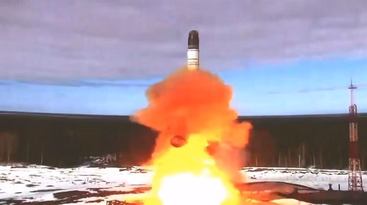 don-vi-ten-lua-nga-mo-phong-chien-tranh-hat-nhan-toan-dien-icbm-yars-duoc-dieu-dong-toi-siberia-4.jpg