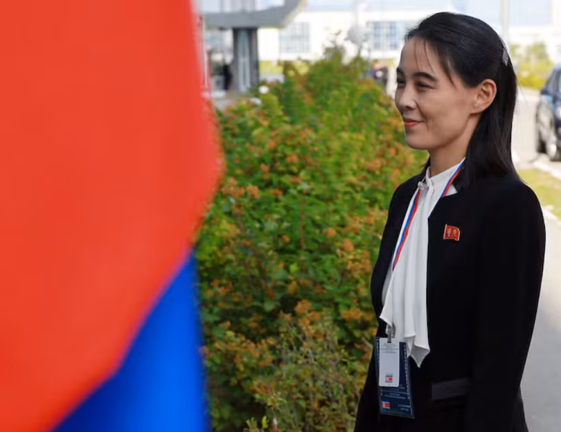 Bà Kim Yo-jong đến Trung tâm Vũ trụ Vostochny trước cuộc gặp giữa Tổng thống Nga Vladimir Putin với nhà lãnh đạo Triều Tiên Kim Jong-un, tại vùng Amur của Nga, ngày 13/9 năm 2023. Ảnh: Reuters.