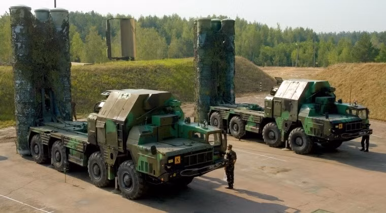 chau-au-chon-ten-lua-5v55-cua-he-thong-s-300p-lam-nen-tang-hien-dai-hoa-phong-khong-toan-luc-dia-3.jpg