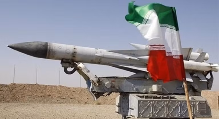 3-chiec-f-15e-my-bi-ban-roi-o-kuwait-do-ban-nham-hay-don-tam-xa-cua-iran-3.jpg