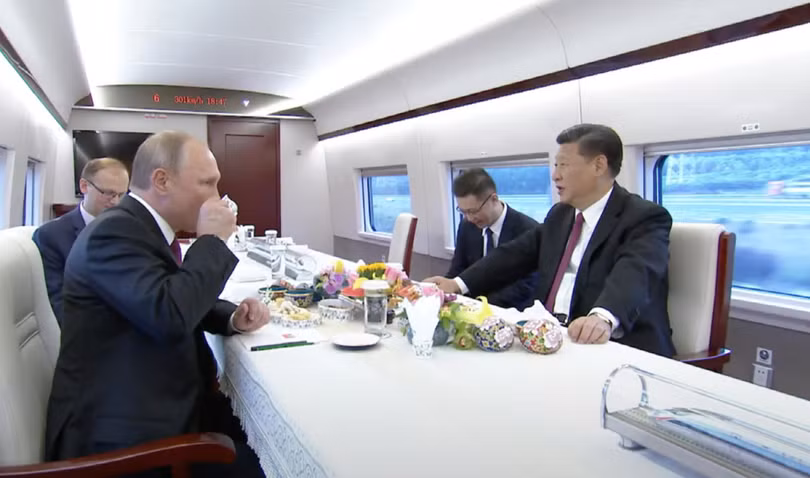 tu-tiec-sinh-nhat-toi-tra-ven-ho-moi-quan-he-dac-biet-giua-ong-tap-va-ong-putin-2.png