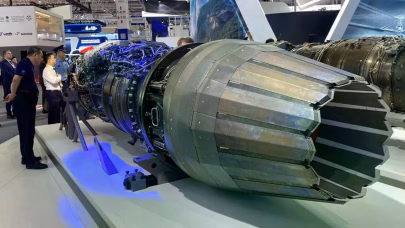7-cong-nghe-quan-su-chan-dong-the-gioi-nam-2025-tu-radar-san-tiem-kich-tang-hinh-den-bayrobot-soi-6.jpg