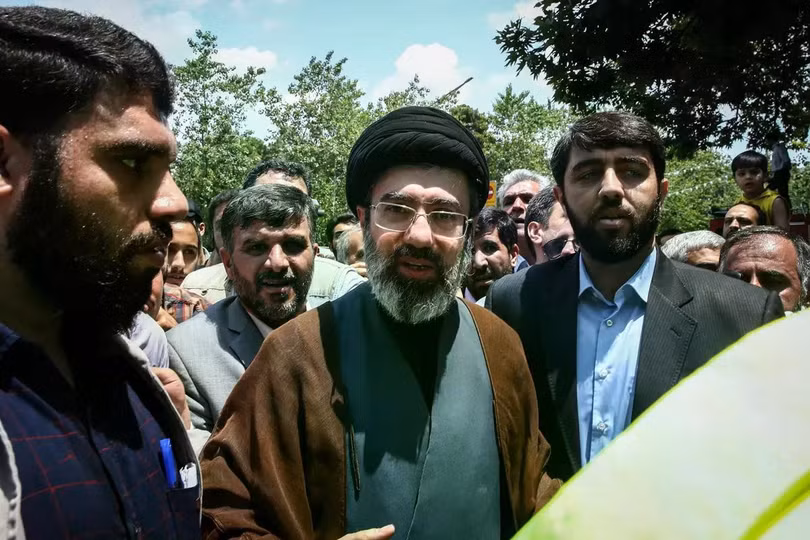 Theo các báo cáo của phương Tây, ông Mojtaba Khamenei, đã bị thương trong một cuộc không kích của Israel. Ảnh: Getty.