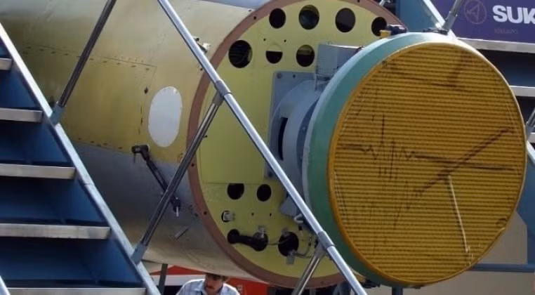 nga-trinh-lang-radar-aesa-moi-cho-su-35-tang-cuong-hay-chi-de-canh-tranh-xuat-khau-44.jpg