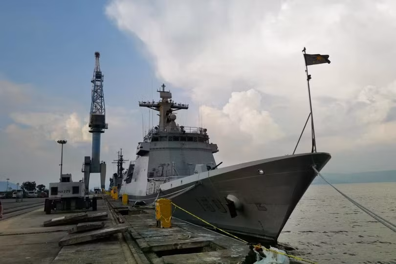 Một tàu khu trục của Hải quân Philippines đang neo đậu tại vịnh Subic thuộc tỉnh Zambales. Ảnh: SCMP.