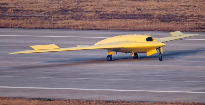 uav-ke-san-moi-moi-cua-nga-co-the-sanh-voi-mau-tien-nhiem-mig-25r-foxbat-thoi-lien-xo-4.jpg