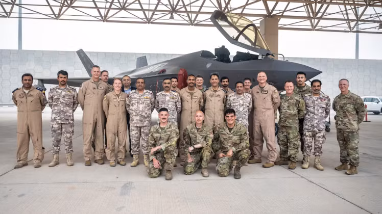 patriot-bat-luc-o-al-udei-video-lo-canh-ten-lua-iran-xuyen-thung-phong-khong-my-o-qatar-3.png