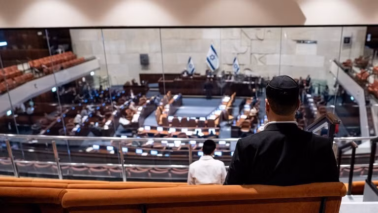 Các nghị sĩ đối lập ở Israel phản ứng trước lệnh ngừng bắn Mỹ-Israel, coi đây là một thất bại lịch sử. Ảnh: Getty.