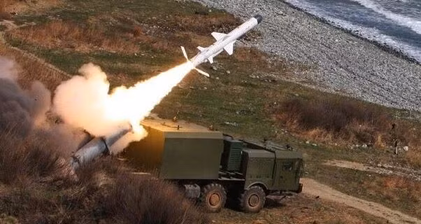 ong-putin-tham-khu-vuc-tien-tuyen-sat-nhat-ban-quan-dao-kuril-duoc-phong-thu-tot-den-muc-nao-6.jpg