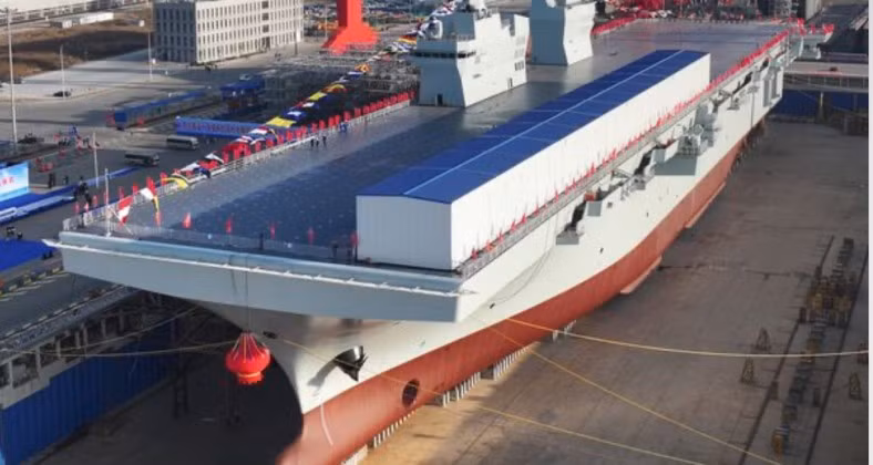 Tàu sân bay lớp Type 076 của Trung Quốc, có tên Tứ Xuyên. Ảnh: MW.