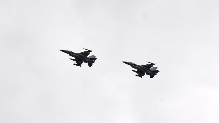 Máy bay chiến đấu F-16 do Mỹ sản xuất tại Ukraine vào ngày 4/8/2024. Ảnh: Getty.