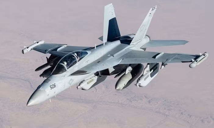 my-xe-toang-luoi-phong-khong-venezuela-ea-18g-growler-mo-duong-kiem-soat-khong-phan-caracas-2.jpg
