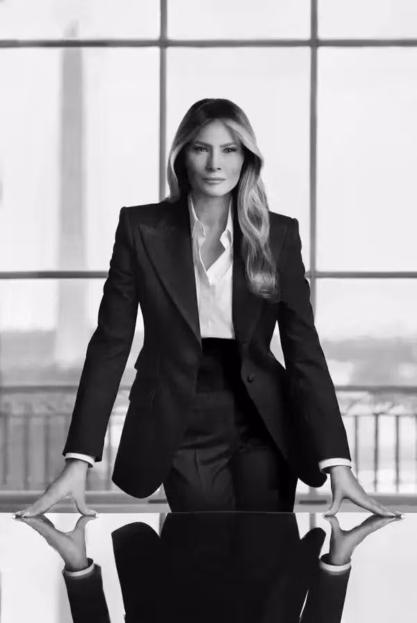 nhung-chi-tiet-bat-ngo-trong-20-ngay-lich-su-cua-ba-melania-trump-12.jpg
