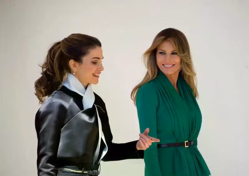 nhung-chi-tiet-bat-ngo-trong-20-ngay-lich-su-cua-ba-melania-trump-7.jpg