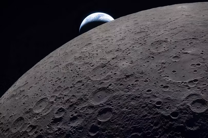 nhung-buc-anh-an-tuong-ve-mat-trang-tu-khoang-cach-7000-km-2.jpg