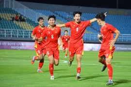 U17 Việt Nam vô địch: Dấu ấn HLV Roland và “hệ sinh thái” CLB Hà Nội