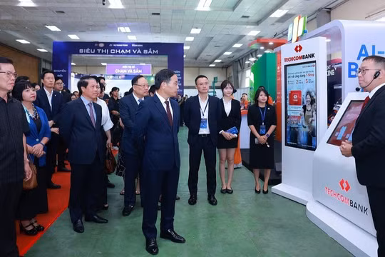 Techcombank kiến tạo vị thế dẫn dắt ngành thông qua dữ liệu và ứng dụng AI tại sự kiện Chuyển đổi số ngành Ngân hàng 2026 