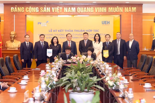 PVcomBank và Đại học Kinh tế Thành phố Hồ Chí Minh ký kết thỏa thuận hợp tác