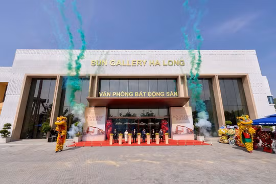 Choáng ngợp với tổ hợp văn phòng bán hàng và sự kiện hơn 5.100m² tại trung tâm Bãi Cháy của Sun Group