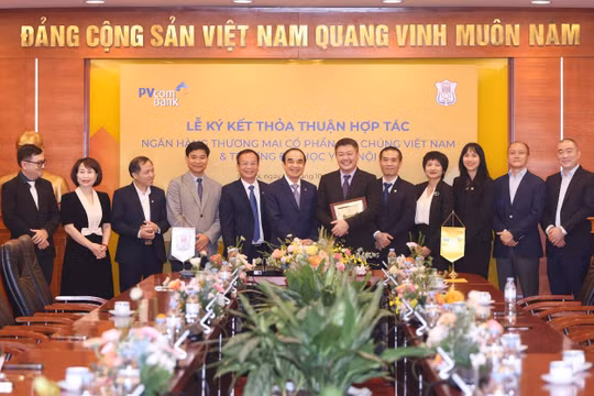 PVcomBank hợp tác Trường Đại học Y Hà Nội mở rộng hệ sinh thái tài chính, y tế và giáo dục