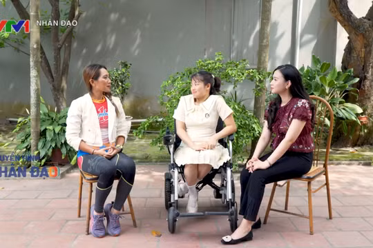 Cô gái bại não dùng công nghệ số mở cơ hội việc làm cho người khuyết tật
