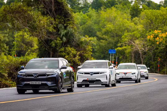 VinFast VF 9 - SUV “lão hóa ngược”, càng dùng càng thích