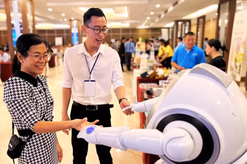 Robot và các công nghệ mới đang mở rộng khả năng ứng dụng, góp phần thúc đẩy đổi mới sáng tạo. Ảnh: Bộ KHCN.