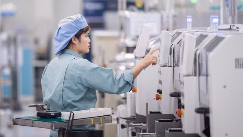 Chính phủ đặt mục tiêu đến năm 2030, tối thiểu 10 triệu lượt người trong độ tuổi lao động sẽ được đào tạo, bồi dưỡng kỹ năng số cơ bản.