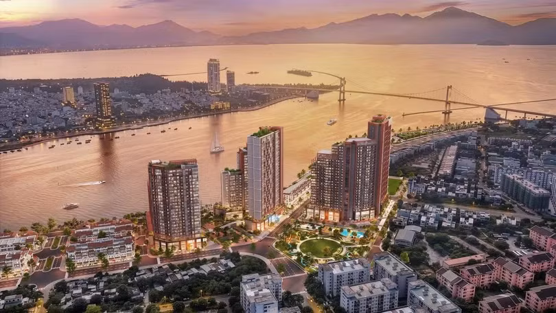Chuỗi kỷ lục ấn tượng về tiến độ thi công, ký kết hợp đồng mua bán, bàn giao nhà đến cấp sổ đỏ của các dự án “tiền nhiệm” đã củng cố niềm tin của giới đầu tư với tháp căn hộ Symphony 5 - mảnh ghép cuối cùng của tổ hợp Sun Symphony Residence. “Át chủ bài” này đã thu hút lượng quan tâm lớn của thị trường với 1.669 lượt booking ngay tại sự kiện ra mắt mới đây. Ảnh: Sun Property.