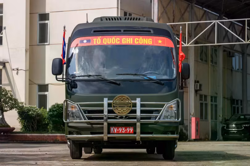 Xe Hyundai County chuyên dụng sau cải hoán, chuẩn bị được đưa vào trang bị cho các Đội tìm kiếm, quy tập hài cốt liệt sĩ. Ảnh: HTCV.
