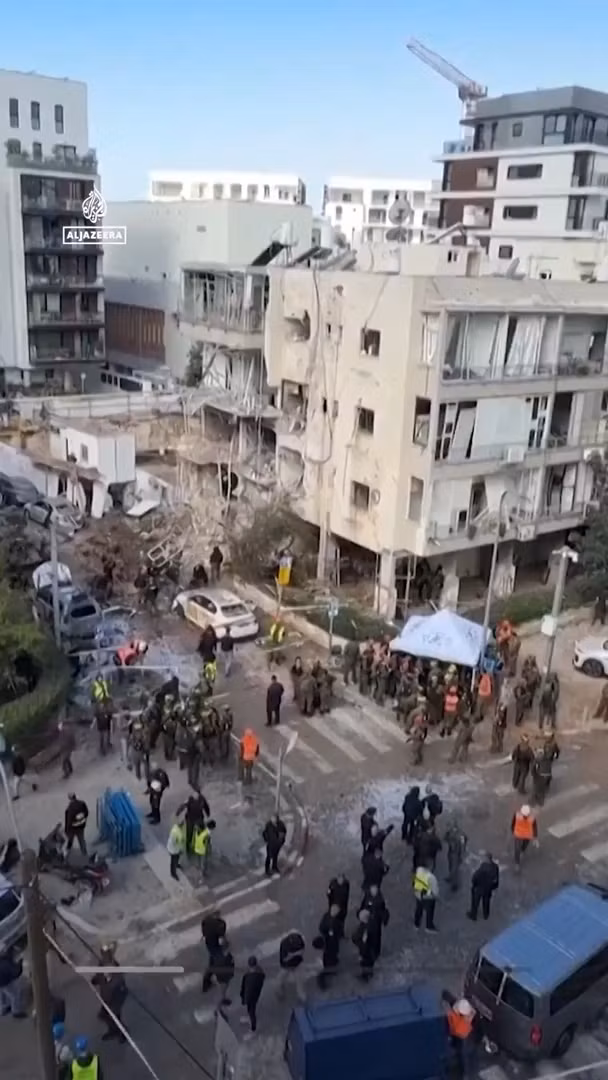 Tên lửa Iran phá hủy nhiều nơi Israel, người dân kể phút kinh hoàng