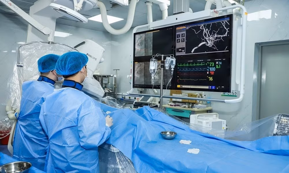Bệnh viện đa khoa Hợp Lực tăng cường ứng dụng công nghệ trong điều trị.