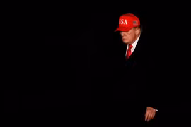 Tổng thống Mỹ Donald Trump đến Nhà Trắng ở Washington, D.C., vào ngày 12/4. Ảnh: Reuters.