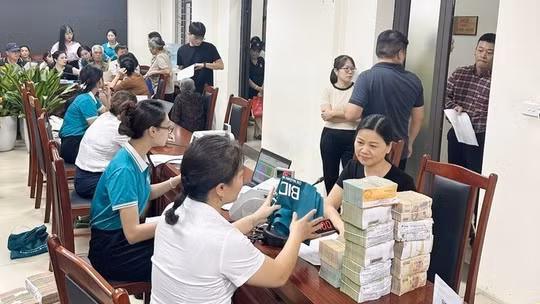 30 hộ dân Lĩnh Nam nhận hơn 114 tỷ đồng bồi thường, hỗ trợ tại dự án khu đô thị đa mục tiêu
