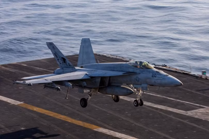 fa-18-mang-ten-lua.jpg
