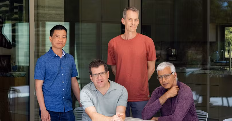 Bốn nhà khoa học Quoc Le, Oriol Vinyals, Sanjay Ghemawat và Jeff Dean - nhà khoa học trưởng của Google rời đi để lập startup AI Discovery Loop. Ảnh: WP.